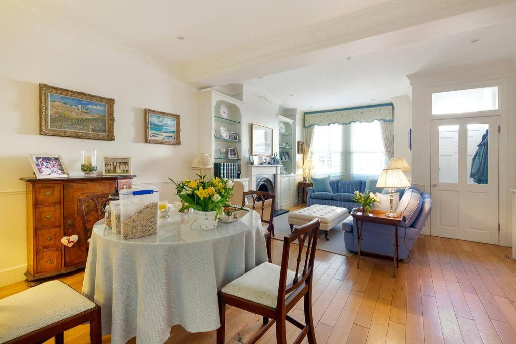 Fulham B&B room 5